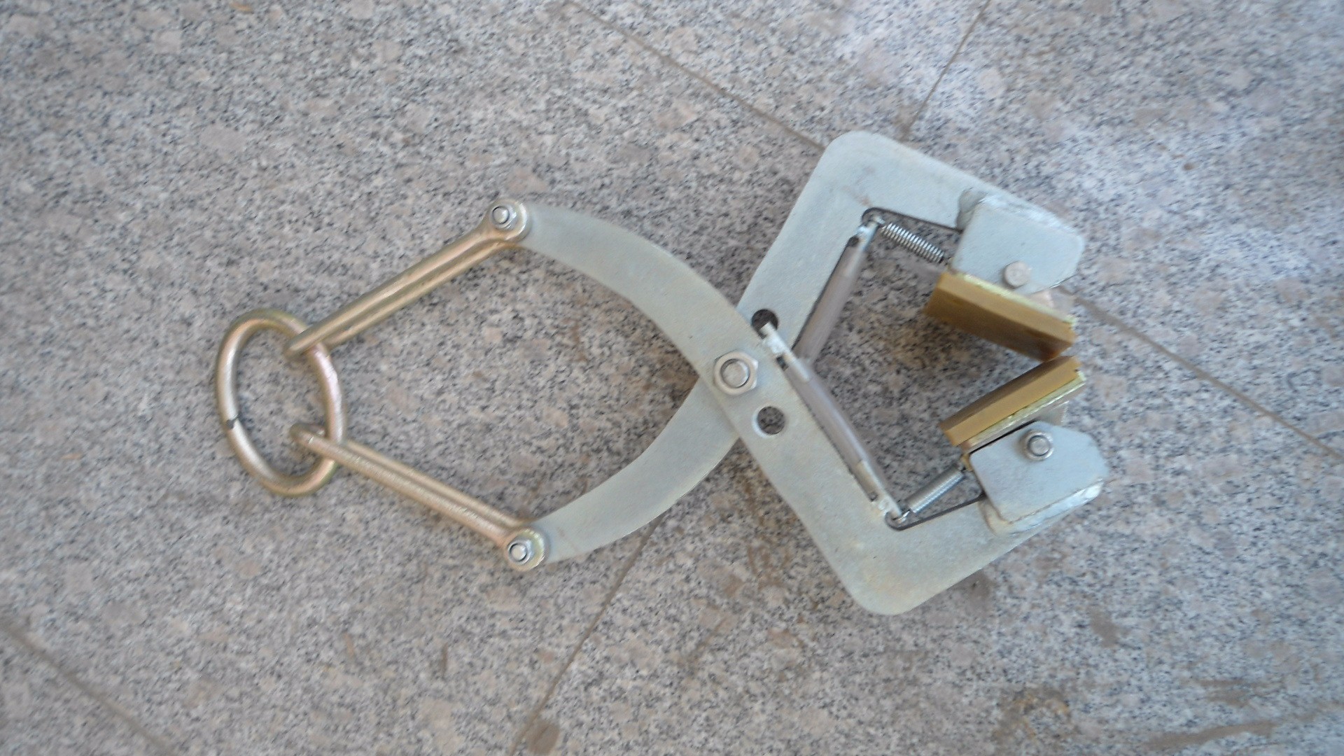 加重加厚S型大理石板吊具/玻璃夾具-河北東圣吊索具制造有限公司-石材夾具_(dá)小型攪拌機_手動叉車_液壓堆高車