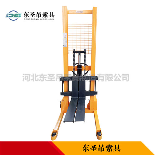 液壓堆高車使用輕巧便捷與設(shè)計方案何關(guān)系？--河北東圣吊索具制造有限公司--小型攪拌機|石材夾具|液壓堆高車|手動叉車