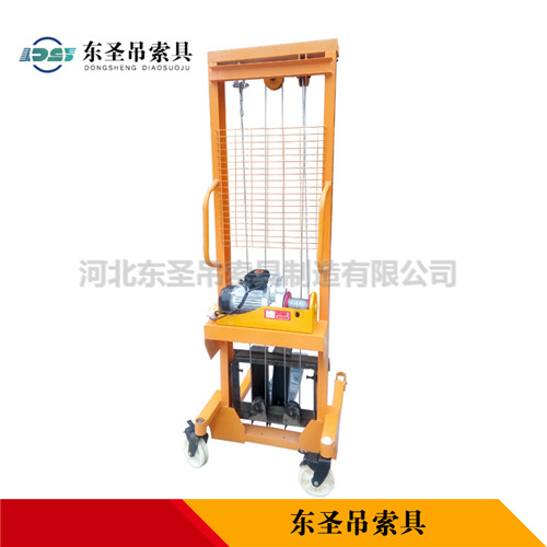 液壓手動叉車使用時側面展示--河北東圣吊索具制造有限公司--小型攪拌機|石材夾具|液壓堆高車|手動叉車