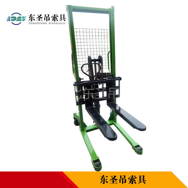 前移式手動(dòng)液壓堆高車可作為組合工具使用,你可知？--河北東圣吊索具制造有限公司--液壓堆高車|手動(dòng)叉車|小型攪拌機(jī)|石材夾具